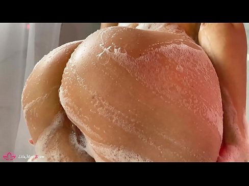 ❤️ Zeshkania masturbon pidhin me vibrator deri në orgazmë intensive në dush ️  Seks në pornografi sq.shufflesex-com.ru