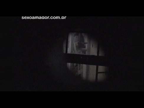 ❤️ Blondie filmohet fshehurazi nga një soditës i lagjes i fshehur pas tullave të zbrazëta ️  Seks në pornografi sq.shufflesex-com.ru